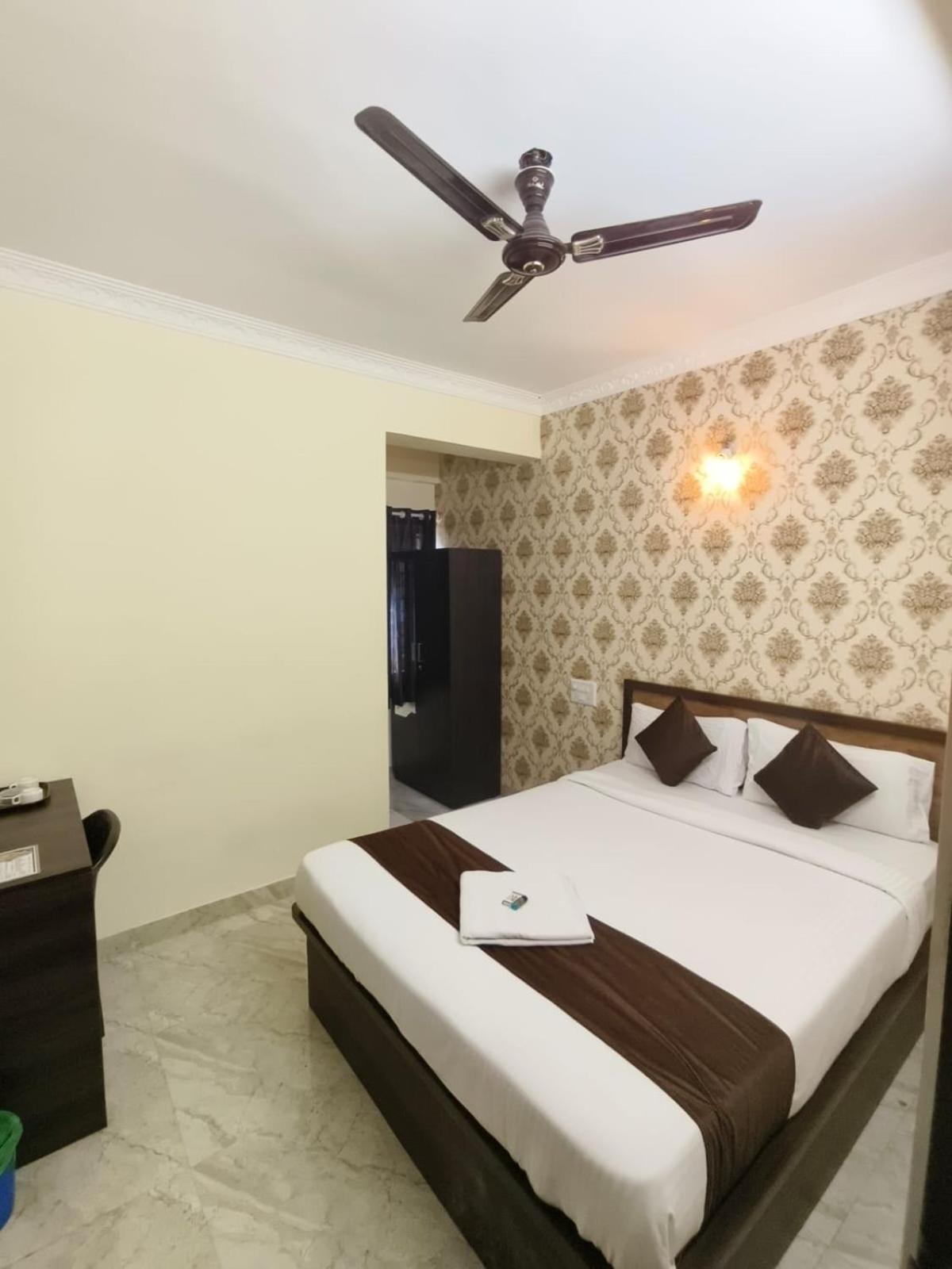 Hotel East Park Electronic City Bangalore Rom bilde