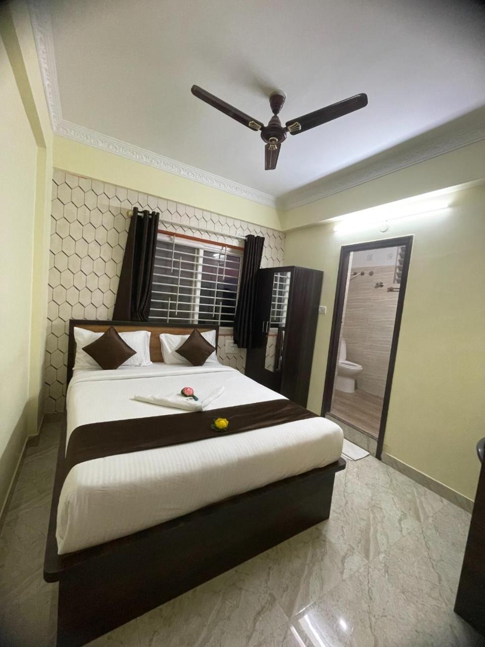 Hotel East Park Electronic City Bangalore Rom bilde